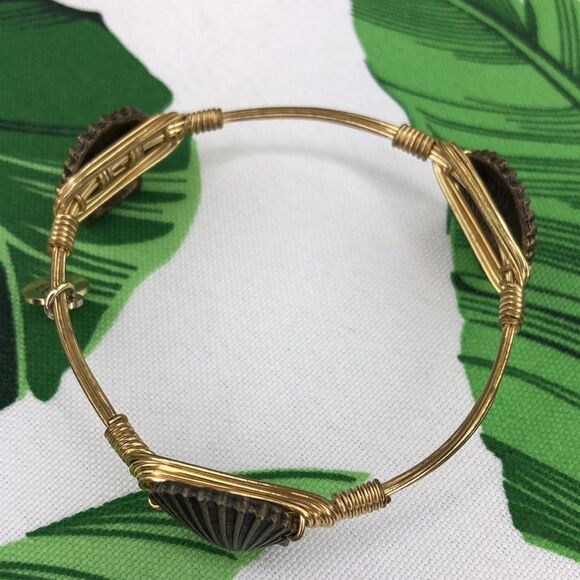 Bourbon and Bowties Seashell Gold Wire Bracelet OS - Picture 4 of 12
